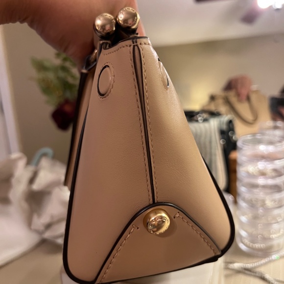 Beautiful Nude coach small purse - Picture 11 of 16